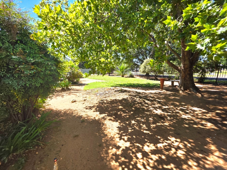 11 Bedroom Property for Sale in Universitas Free State